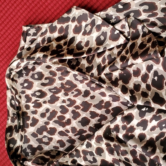 Ann Taylor Leopard Sleeveless Blouse sz. 2 - Picture 3 of 5